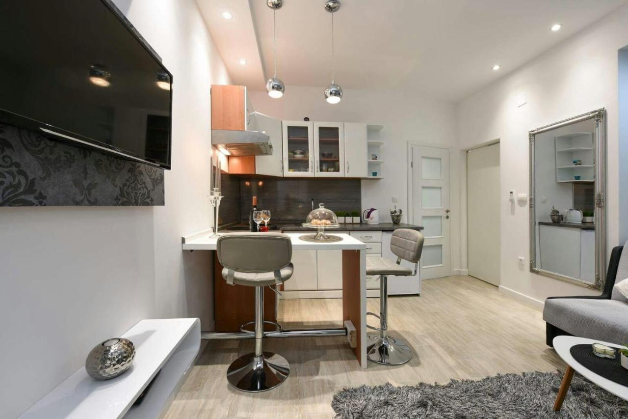 G&T Apartment Zadar Buitenkant foto